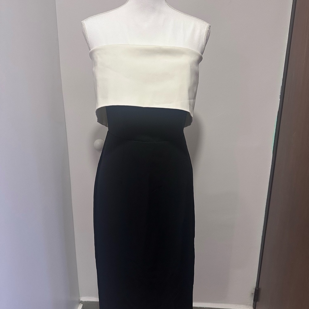 Bardot Two-Tone off the shoulder Midi Dress in Black and White size M/8